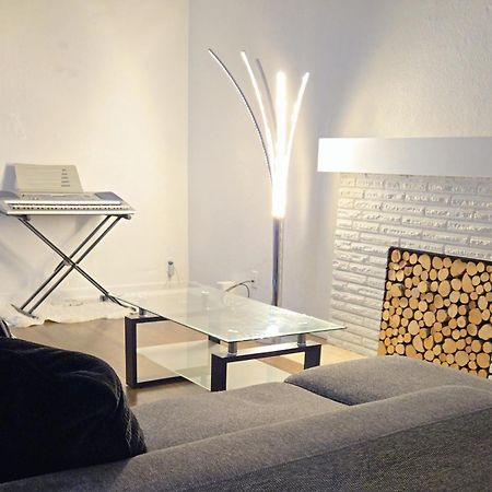 Cozy Stylish Black & White Design Room In The Heart Of Vancouver! Private Parking, Self Check-In & Just 4 Mins To Metrotown! מראה חיצוני תמונה