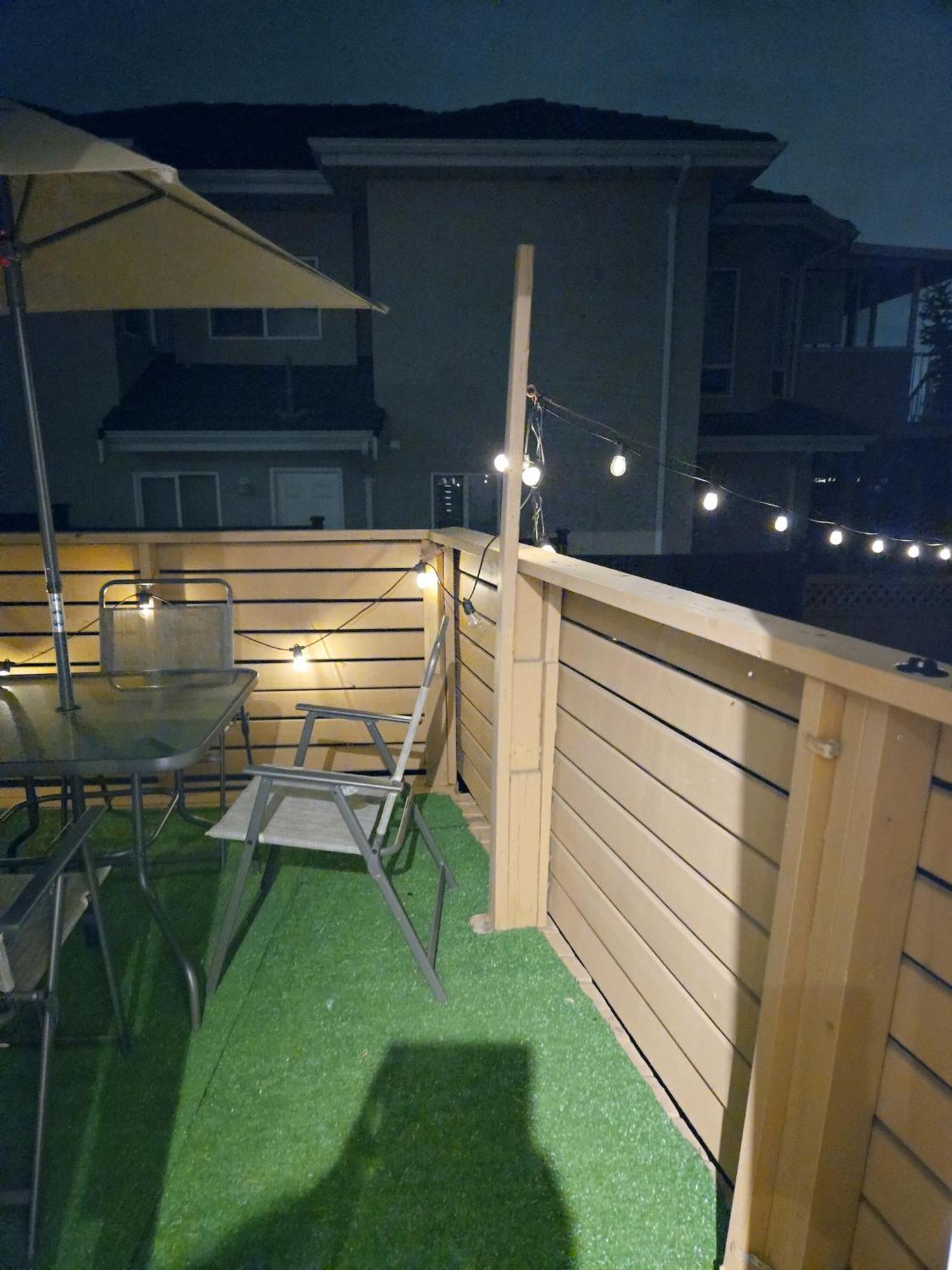 Cozy Stylish Black & White Design Room In The Heart Of Vancouver! Private Parking, Self Check-In & Just 4 Mins To Metrotown! מראה חיצוני תמונה